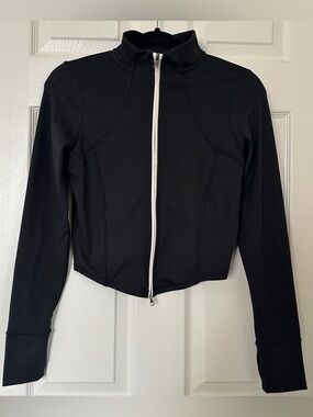 Hollister Gilly Hicks Jacket Size Small NWT Black Cropped Zip Up Athletic Gym